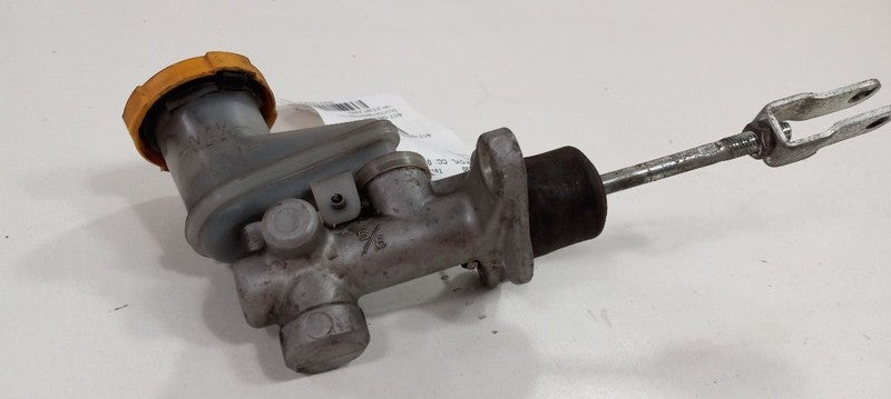 Clutch Master Cylinder Fits 99-01 FORESTER OEM