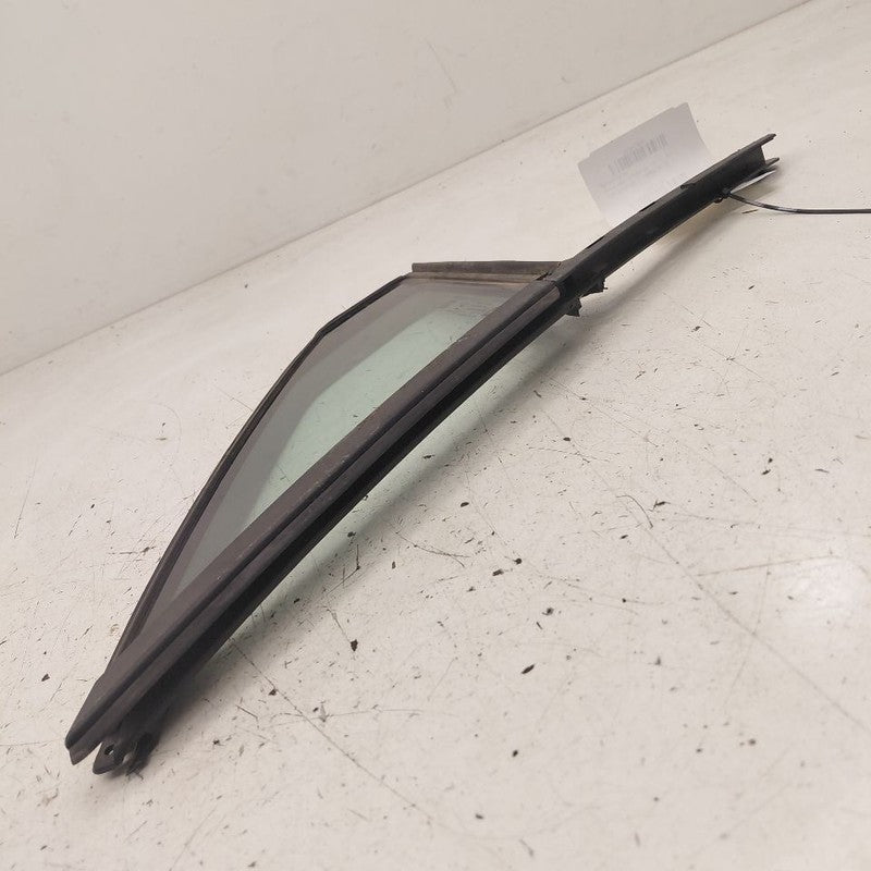 2018 Fiat 500 X Model Passenger Right Front Door Vent Glass Window