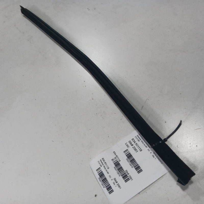 Kia Sorento Right Front Weather Strip Interior  2018 2017 2016 OEM