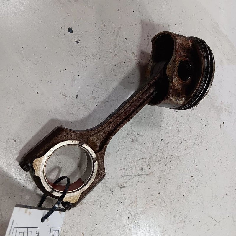 Hyundai Elantra Single Piston With Connecting Rod   2017 2016 2015 201