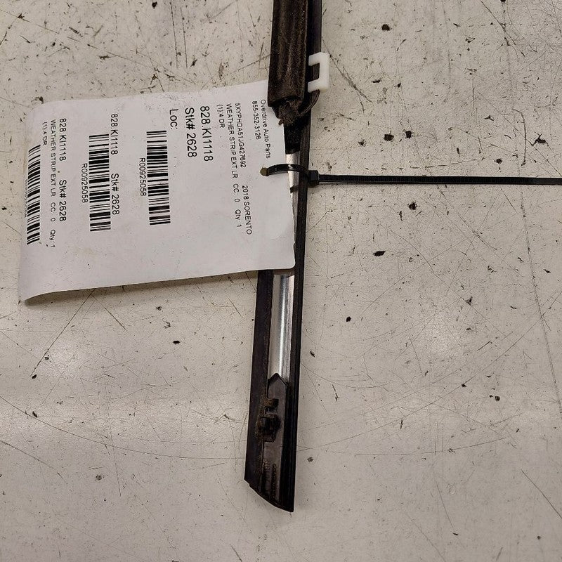 Kia Sorento Door Glass Window Weather Strip Trim Rear Left Driver Back