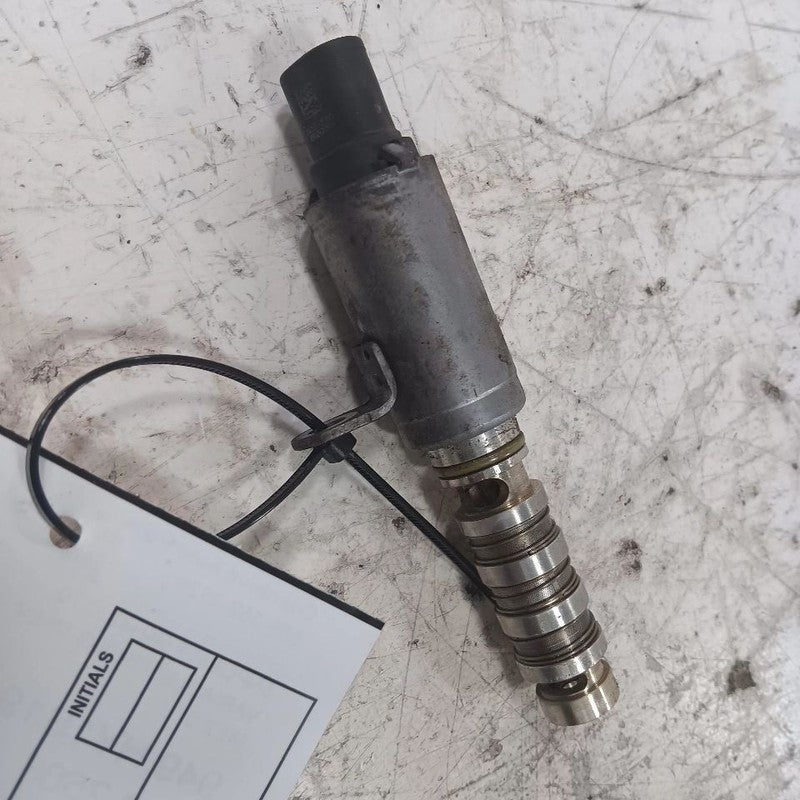 Hyundai Elantra Variable Timing Gear Oil Control Valve Solenoid Cylinder Head  2
