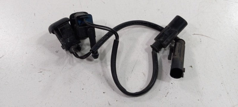 Range Rover Windshield Wiper Washer Fluid Hood Sprayer Nozzles 2003 20