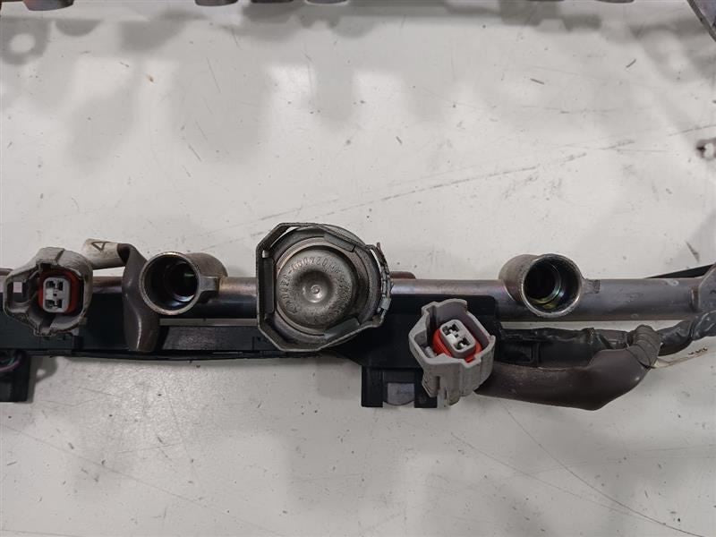 Infiniti Q50 Fuel Rail Injection Injector Mount Bar 2014 2015 2016 OEM