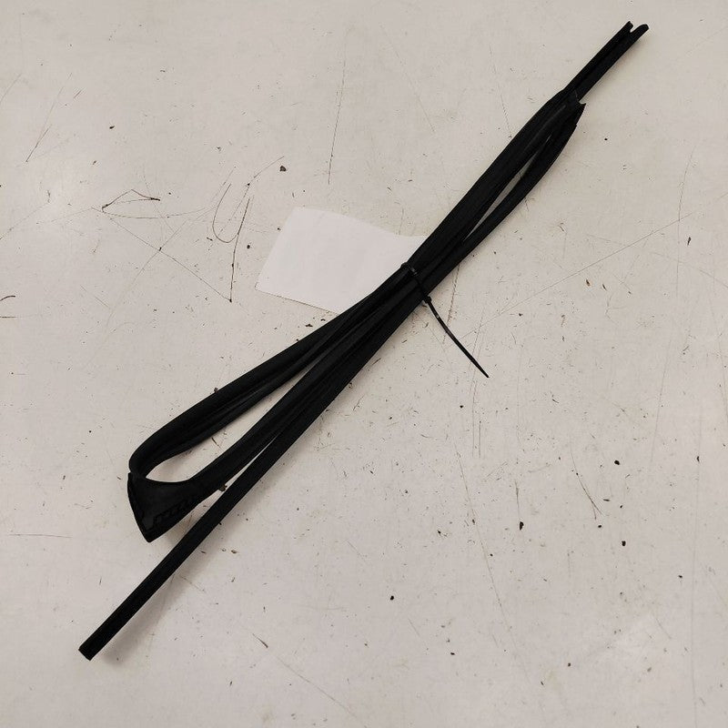 Subaru Crosstrek Door Glass Window Seal Rubber Right Passenger Rear Ba