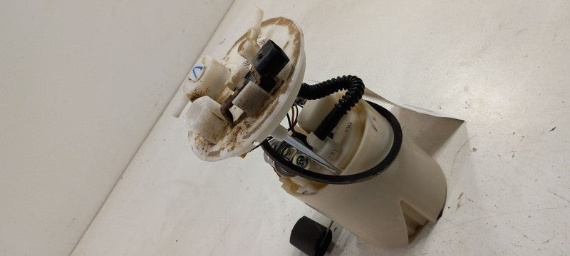 Fuel Pump Assembly Tank Mounted Canada Emissions Fits 10-13 Kia Forte 