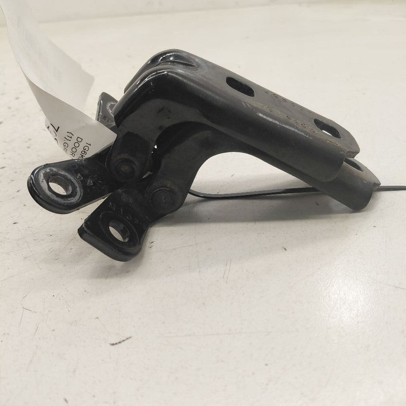 Cadillac CT6 Door Hinge Set Right Front Passenger  2018 2017 2016