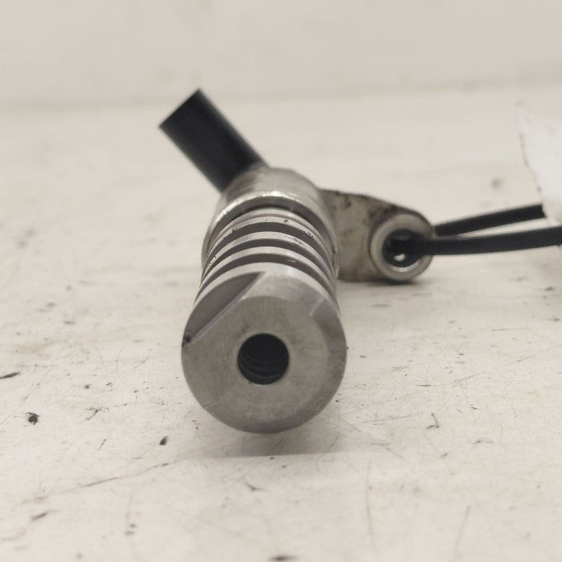 Cadillac CT6 Variable Timing Gear Oil Control Valve Solenoid Cylinder 