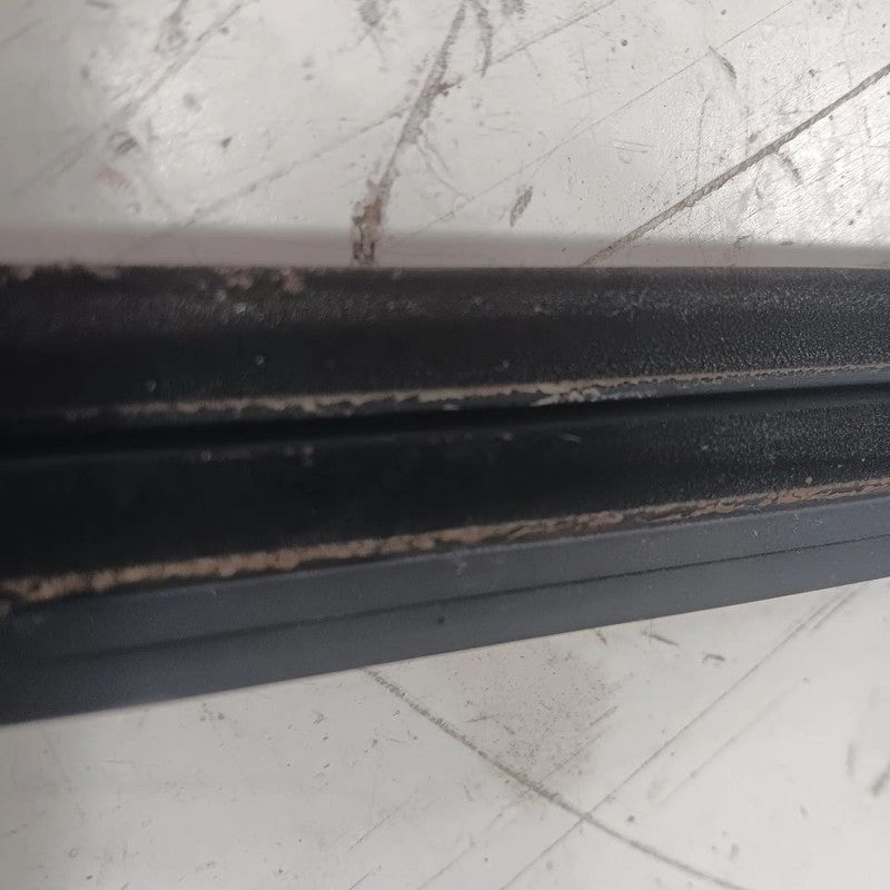 Hyundai Elantra Door Glass Window Weather Strip Trim Front Right Passe