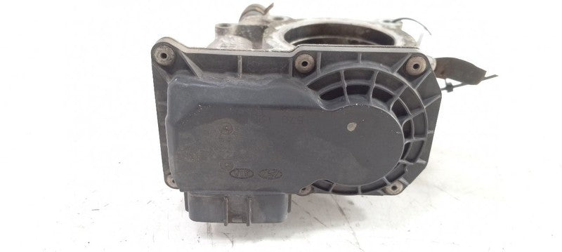 Throttle Body Valve Fits 12-19 ACCENT  OEM