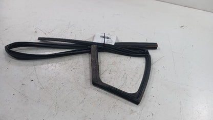 Kia Forte Door Glass Window Seal Rubber Left Rear Back  2014 2015 2016
