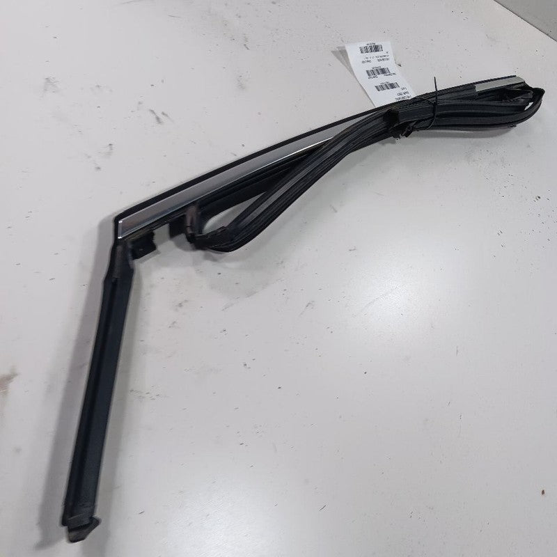Chevy Malibu Door Glass Window Seal Rubber Right Passenger Rear Back 2