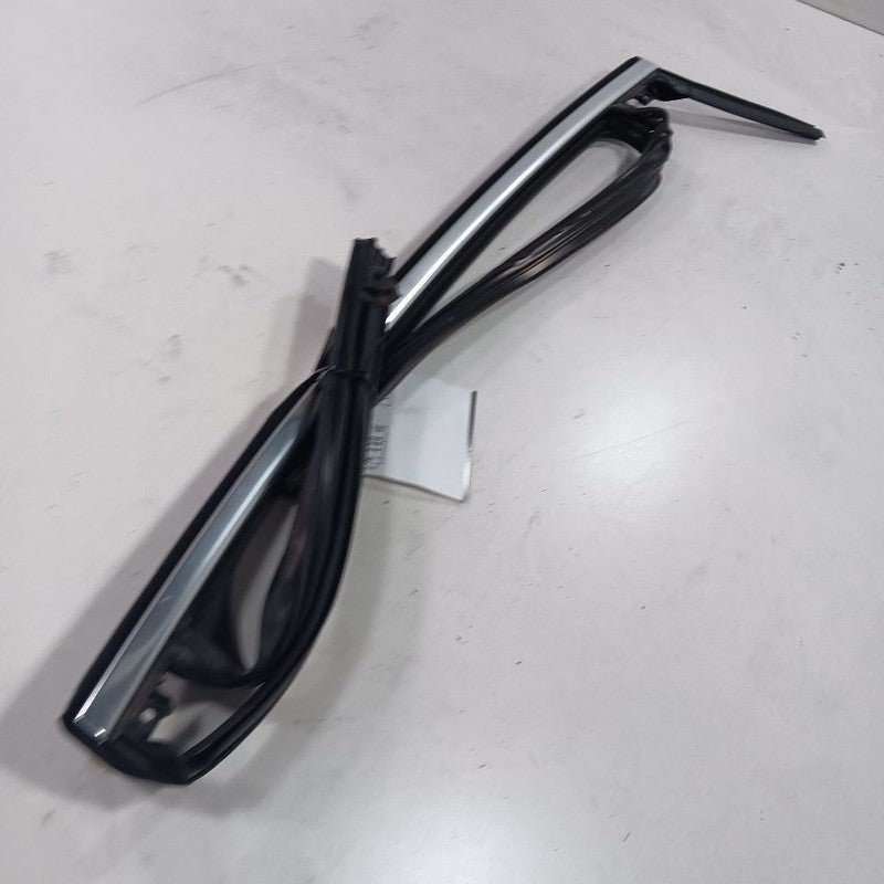 Chevy Malibu Door Glass Window Seal Rubber Left Driver Rear Back 2019 2020 2021 