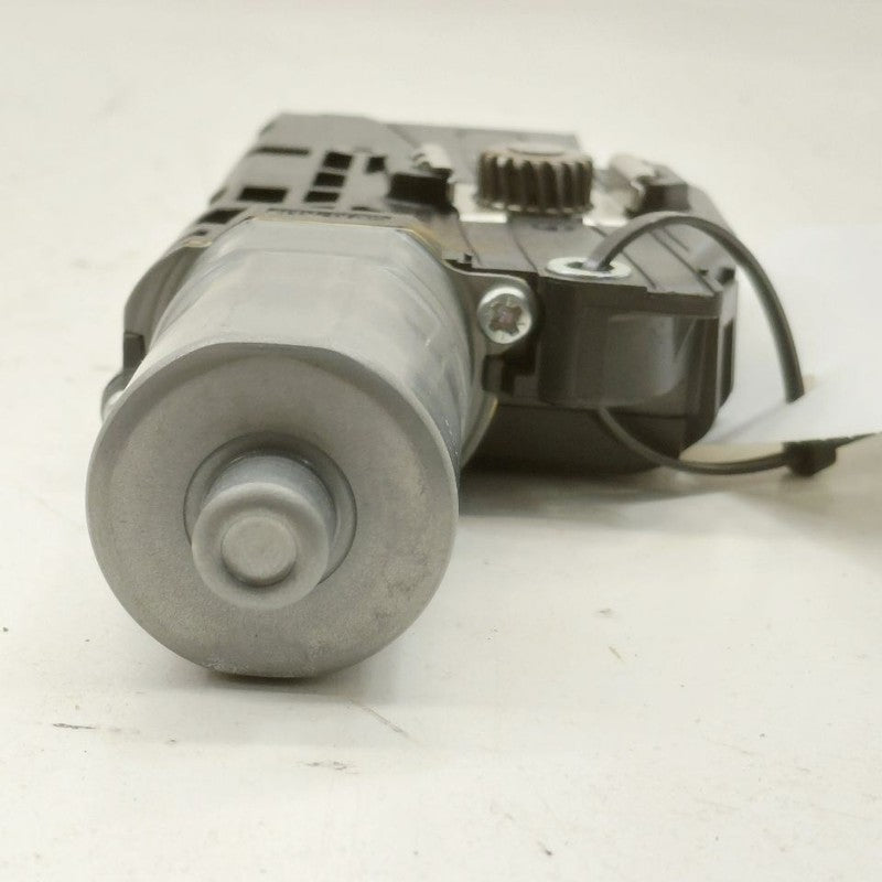 Mazda 3 Electric Power Sun Moon Roof Glass Motor  2023 2022 2021