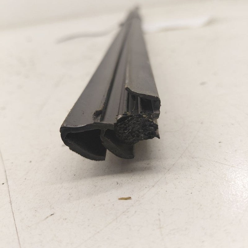 Hyundai Kona Left Front Weather Strip Interior  2021 2020 2019