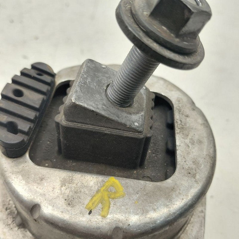 Alfa Romeo Stelvio Engine Motor Mount Right Passenger  2018 2019 2020 