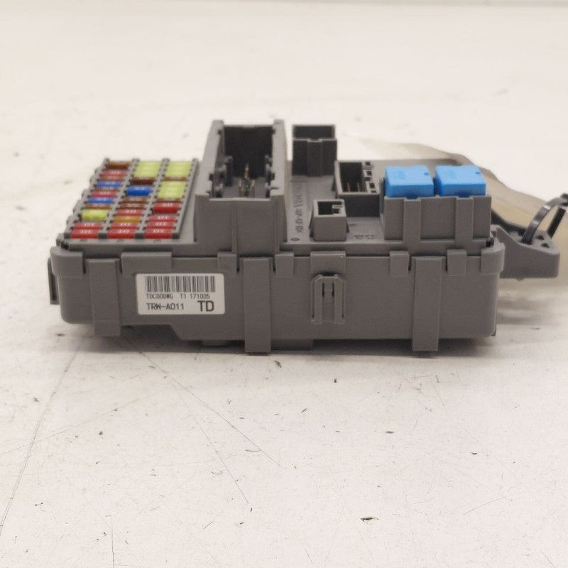 Honda Clarity Cabin Fuse Box Interior Inner Under Dash  2018 2019 2020
