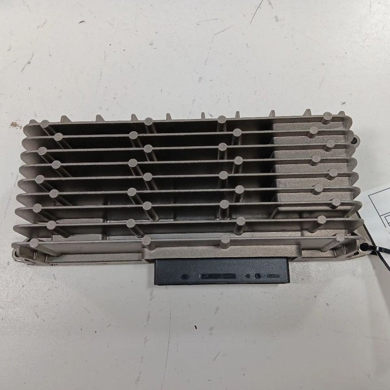 Fiat 500  Audio Equipment Radio Amplifier { 51944556 } 2018 OEM