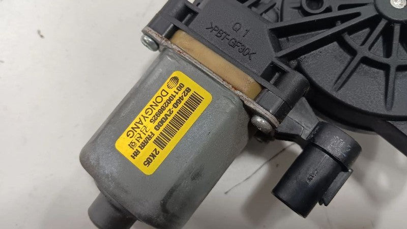 824602V000 Passenger Right Power Window Motor Front Fits 12-17 VELOSTER