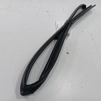 Kia Sportage Door Glass Window Seal Rubber Right Passenger Rear Back  