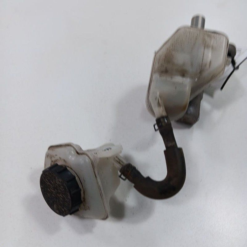 Brake Master Cylinder Fits 16-22 Mazda CX-3 OEM