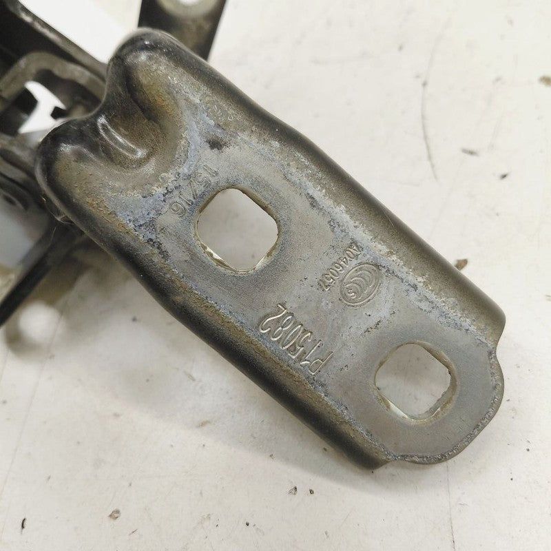 Cadillac XTS Door Hinge Set Right Rear Passenger      2016 2017 2018