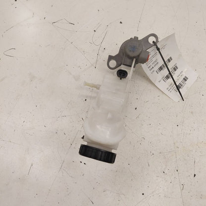 Brake Master Cylinder Fits 16-19 21-22 Buick Encore