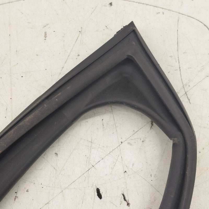 Subaru XV Crosstrek Door Glass Window Seal Rubber Right Passenger Fron
