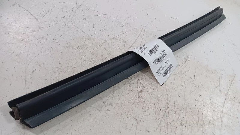 Chevy Traverse Left Front Weather Strip Interior  2010 2011 2012 2013 