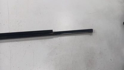 Chrysler 200 Door Glass Window Weather Strip Trim Front Right Passenge