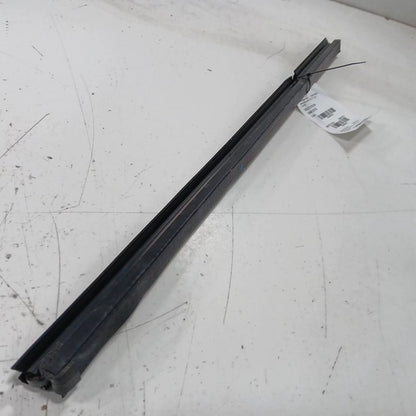 Ford Taurus Right Rear Weather Strip Interior  2019 2018 2017 2016 201