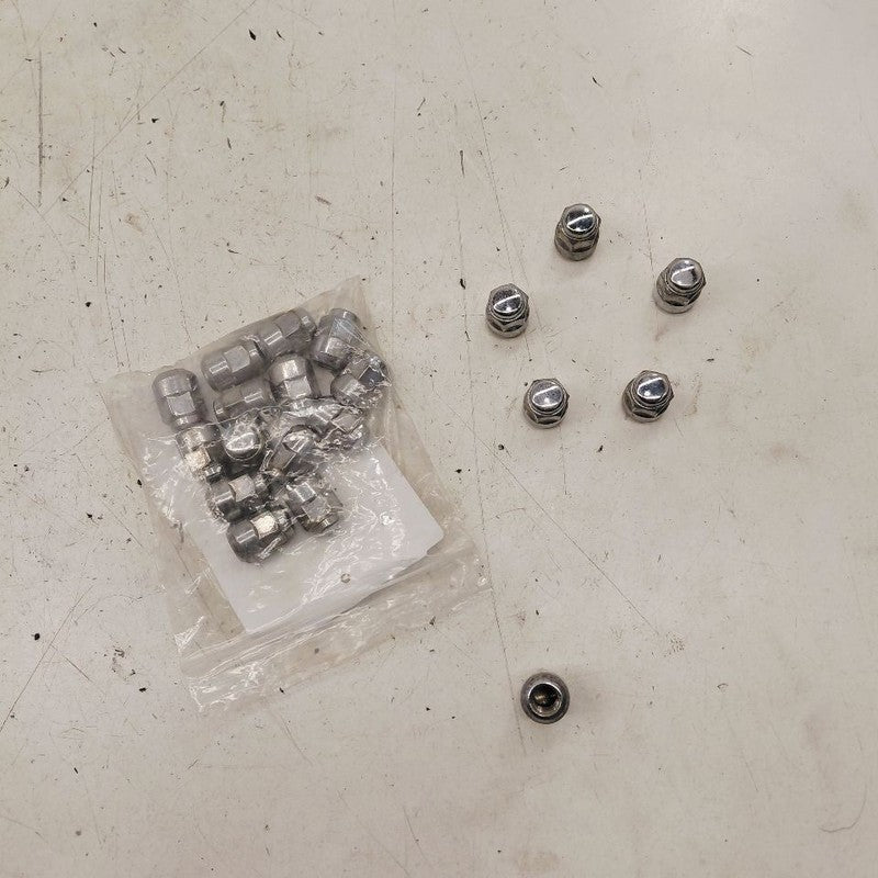 Honda CR-V Lug Nut Set  2017 2018 2019