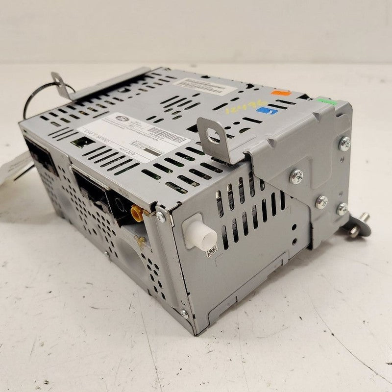 Audio Equipment Radio Receiver AM-FM-MP3 9 Speaker System 19 Ford Edge
