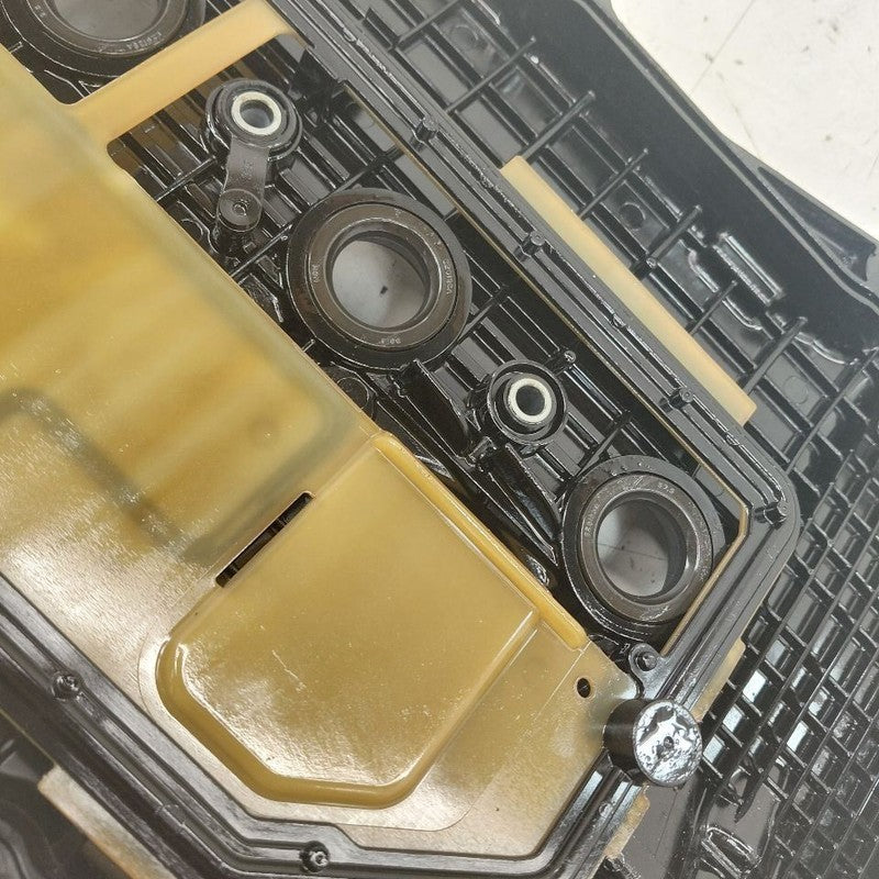 Toyota Prius Engine Cylinder Head Valve Cover  1.8 2022 2021 2020