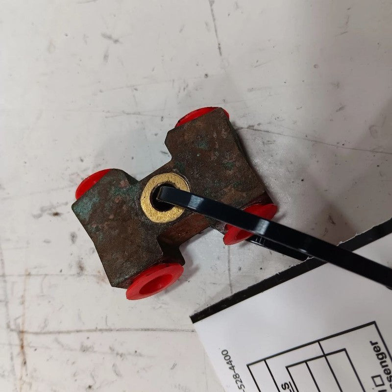 Nissan LEAF Brake Line Proportioning Valve Junction Splitter  2013 201