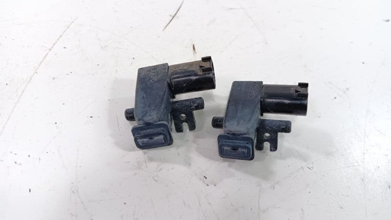 Volkswagen Golf Windshield Wiper Washer Fluid Hood Sprayer Nozzles 201