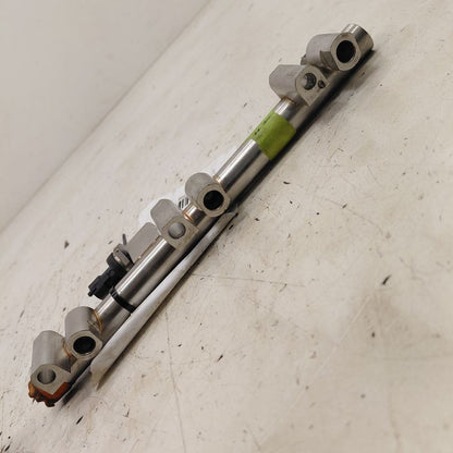 Kia Sorento Left Front Fuel Rail Injection Injector Mount Bar  2018 20