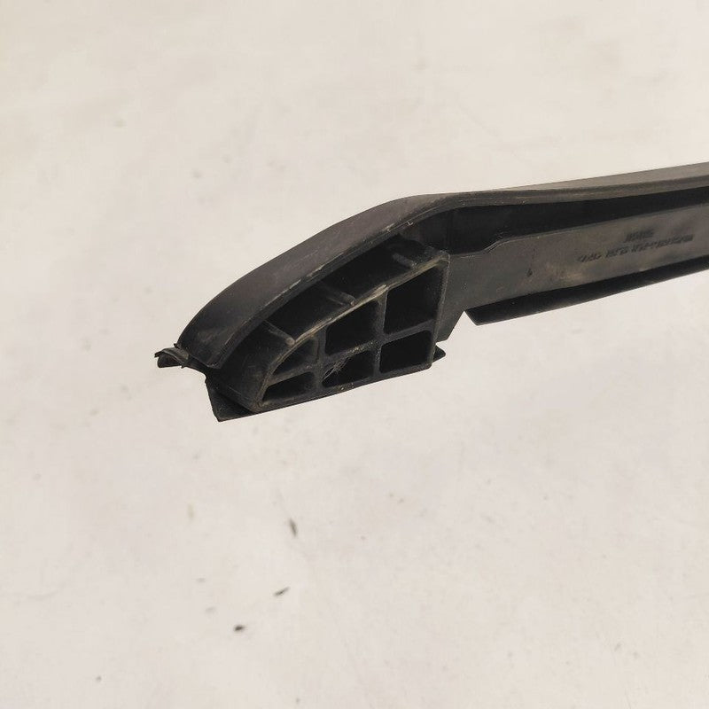 Chevy Volt Door Glass Window Seal Rubber Right Passenger Front  2019 2