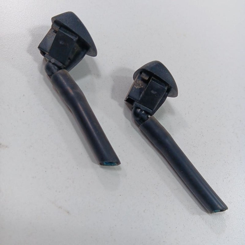 Fiat 500 Windshield Wiper Washer Fluid Hood Sprayer Nozzles  2014 2015
