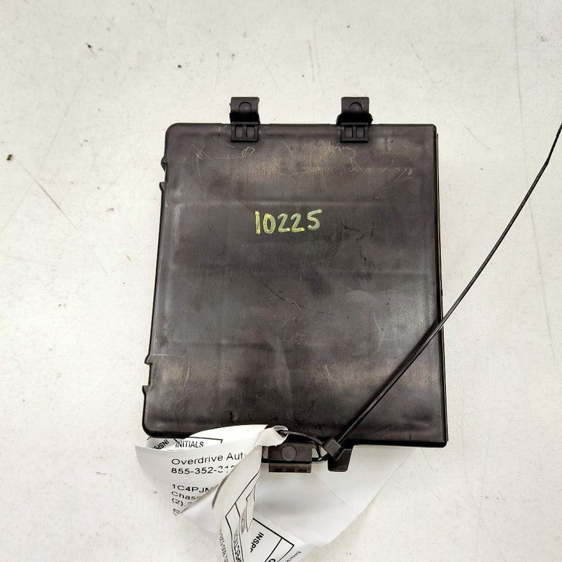Chassis ECM Door Liftgate Control Fits 17-18 Jeep Cherokee 834221 OEM
