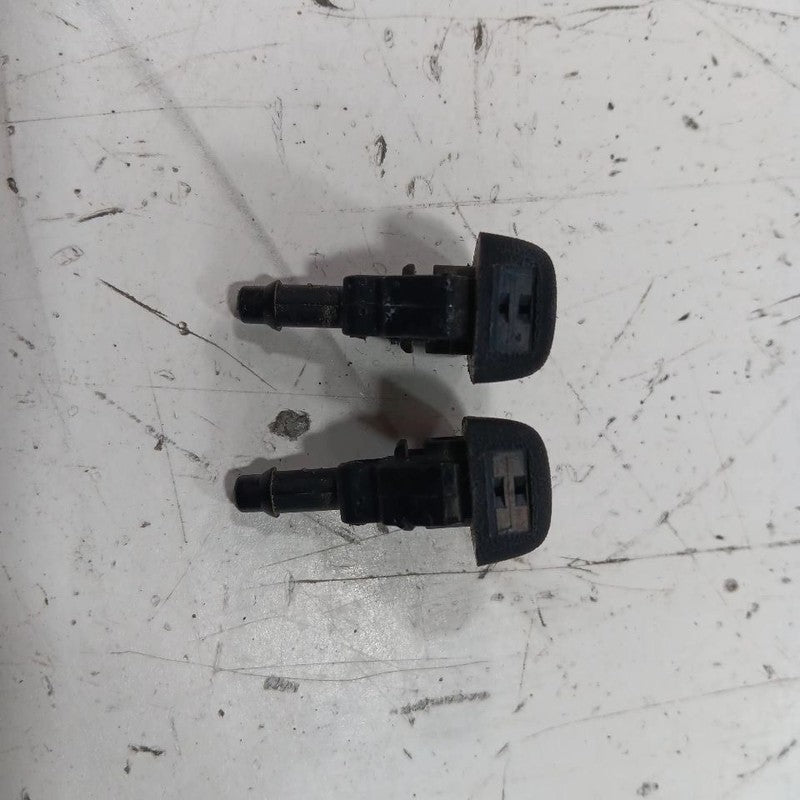 Chevy Malibu Windshield Wiper Washer Fluid Hood Sprayer Nozzles  2019 2020 2021 
