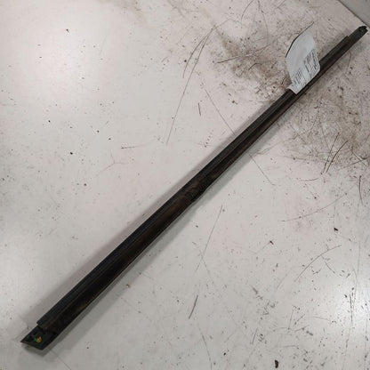 Fiat 500 Door Glass Window Weather Strip Trim Front Left Driver  2016 