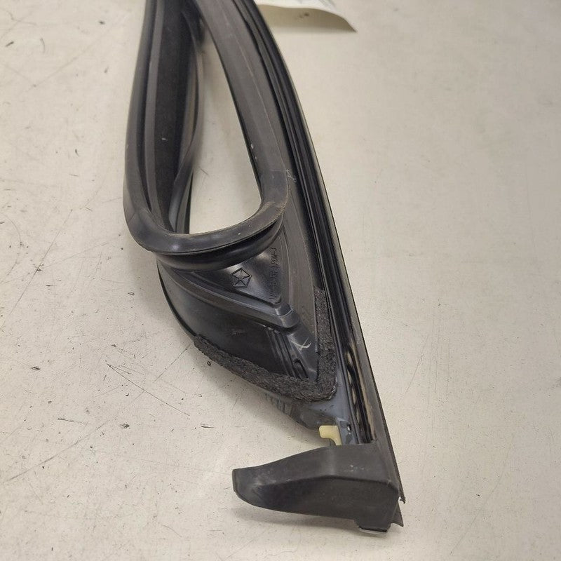 Jeep Cherokee Door Glass Window Seal Rubber Right Passenger Front 2019
