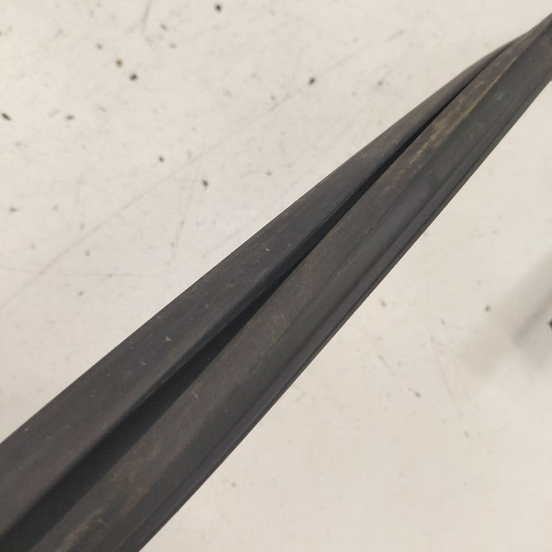 Ford Escape Door Glass Window Seal Rubber Right Passenger Rear Back  2