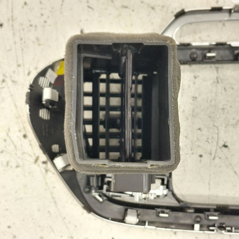 Kia Sorento Dash Air Vent Center Middle  2018 2017 2016
