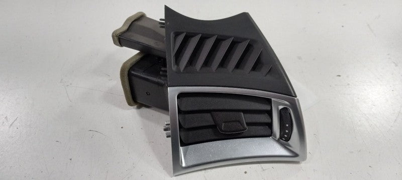 Cadillac SRX Dash Air Vent Right Passenger 2011 