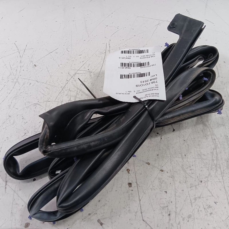 Ford Taurus On Door Seal Rubber Right Passenger Rear Back  2019 2018 2