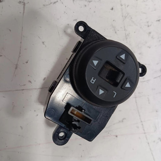 Driver Left Front Door Mirror Switch Fits 14-18 FORTE OEM