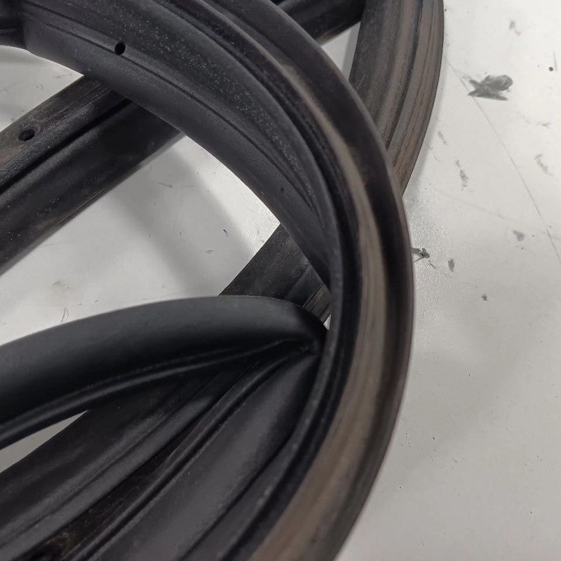 Subaru Outback Legacy On Door Seal Rubber Right Passenger Rear Back  2