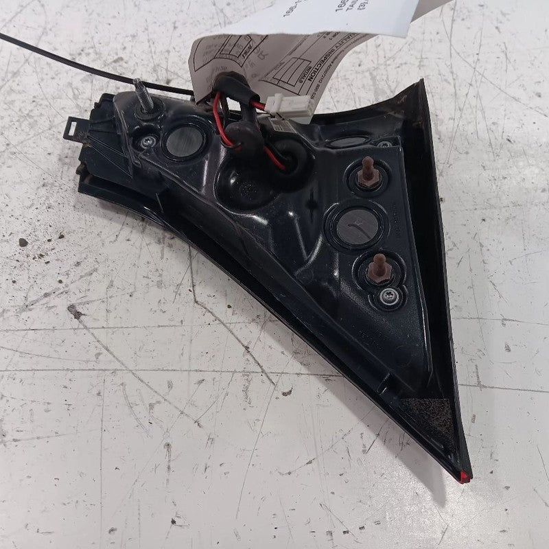 Passenger Right Tail Light Brake Lamp Liftgate Mounted 21-23 Nissan Kicks